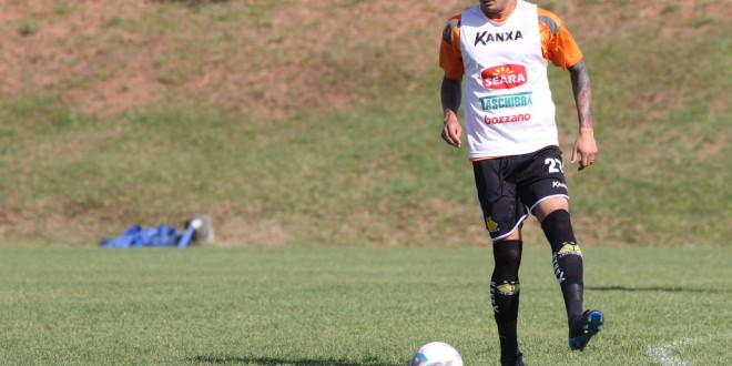 Criciúma faz proposta pelo zagueiro Fábio Ferreira