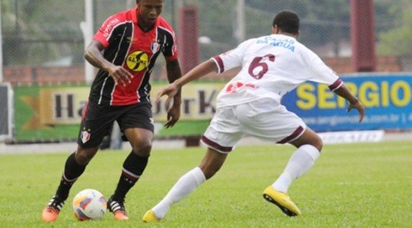 JEC volta a jogar mal e segue sem vencer no Catarinense