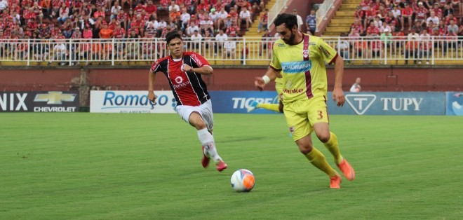 Para esquecer tropeço na estreia, JEC busca vitória fora de casa no Catarinense