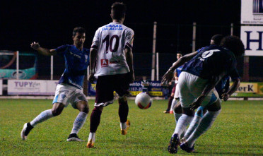 Atlético de Ibirama empatou com Avaí e garantiu os dois clubes na Série A em 2016. Foto: Orlando Pereira/ CAHA.