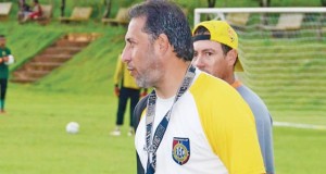 O técnico Gilberto Papagaio, estava no Rondonópolis, onde comandou a equipe em sete jogos, sendo duas vitórias, três empates e duas derrotas. Foto: A Tribuna.