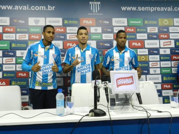 Novos reforços estão à disposição de Kleina. Foto: André Ribeiro/Site Oficial do Avaí