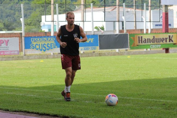 Cassiano Bodini marcou dois gols em sete jogos, pelo Atlético Hermann Aicheinger. Foto: Sergio Nascimento.