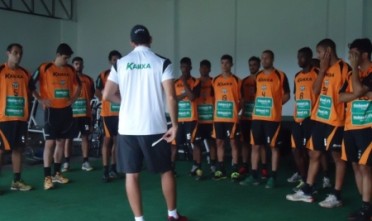 Maringá estreia contra Grêmio Araponguense, no Estádio Willie Davids. Foto: Assessoria de Imprensa Maringá FC.