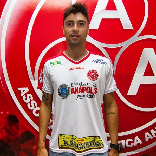 O atacante Pedro Oldoni marcou três gols em dez jogos, pelo Anapolina. Foto: Divulgação/Site Oficial do Anapolina. 