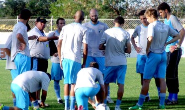 Técnico Ivan Carlos está invicto desde que assumiu o Foz. Foto: Ricardo Azevedo/JNT