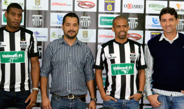 David Júnior, o presidente Kadu, Alex Santos e o diretor Magrão. Foto: Tiago Valenciano.