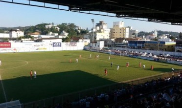 Brusque precisa vencer, mas depende apenas de si para o acesso. Foto: Rádio Diplomata