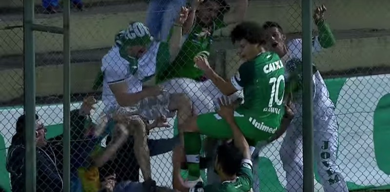 Camilo marcou primeiro gol internacional da Chape. Foto: Reprodução.