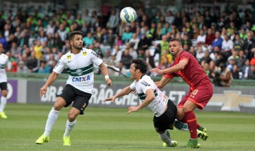 Coritiba sofre nova derrotada e segue na ZR da competição. Foto: Site Oficial Coritba.