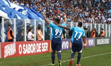 André Lima é o responsável, mais uma vez, por fazer o gol. Foto: Site oficial Avaí F.C.