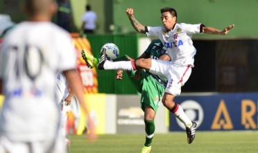 Chapecoense pressionou o furacão, que se defendeu muito bem na partida. Foto: Créditos: Gustavo Oliveira/Site Oficial