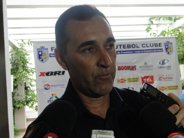 Novo treinador do Maringá foi anunciado terça-feira (17) pela diretoria. Foto: Bruno Zanette/Redação em Campo