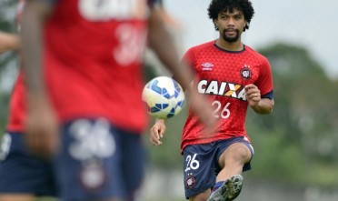 Apenas dois pontos separam o Atlético Paranaense, que está em 12º, do Palmeiras, na 10ª colocação. Foto: Gustavo Oliveira/Site oficial Atlético-PR
