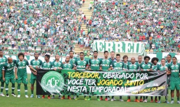 Guto terá que quebrar a cabeça para a última partida. Foto: Chapecoense