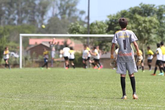 Crianças do Projeto Tigrinhos em trabalho no CT do Tigre. Foto: Fernando Ribeiro / Criciúma