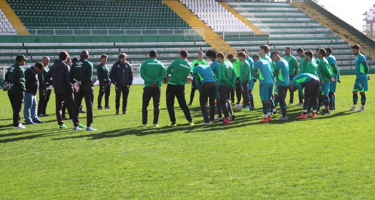 Técnico Caio Júnior fechou o treino para surpreender o time paulista. Foto Cleberson Silva / Chapecoense Oficial.